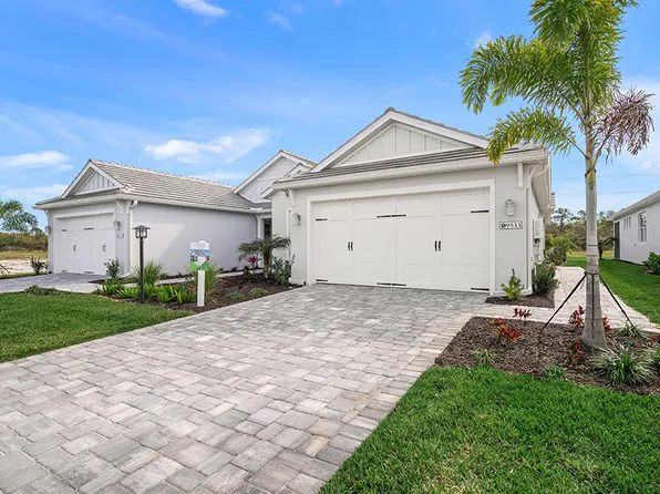 9533 Lunar Dove Dr, Sarasota, FL 34240