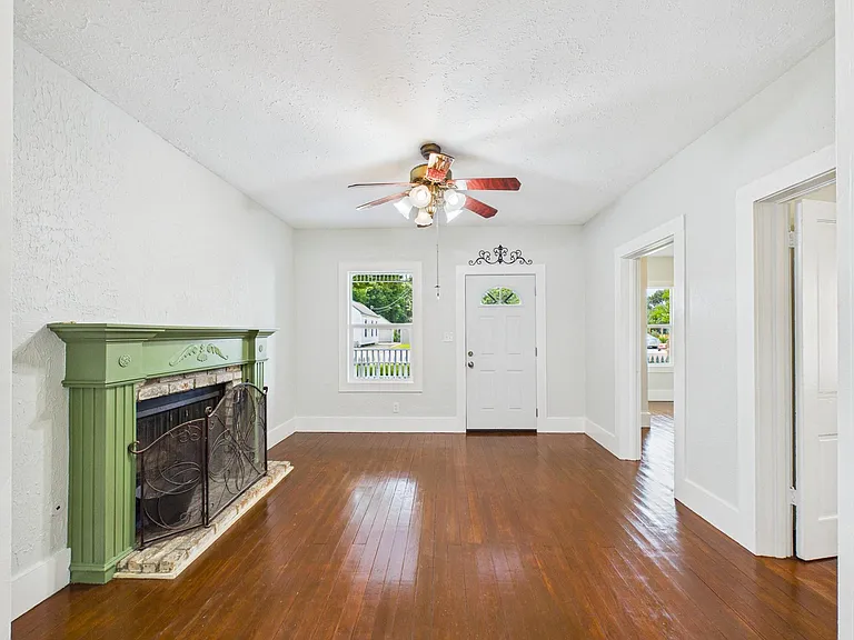 314 W Sidnor St — Photo 5