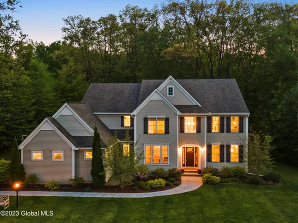 11 Bridlewood Loop, Rexford, NY 12148