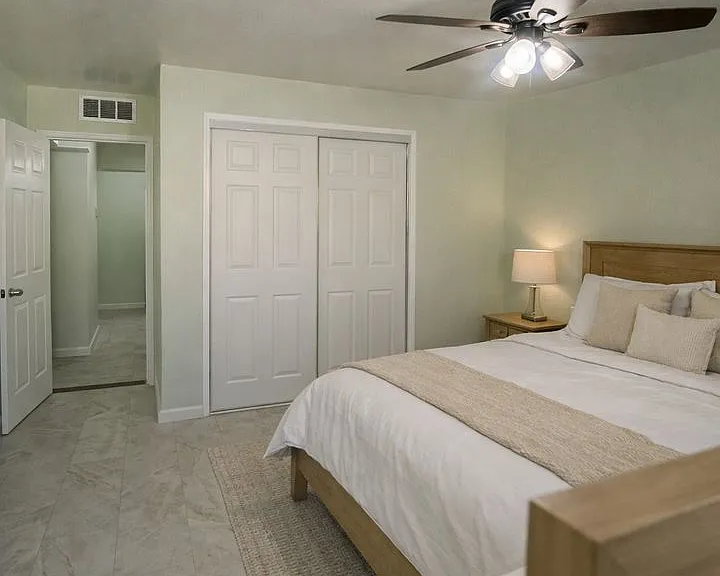 2325 E Shaw Ave — Photo 5