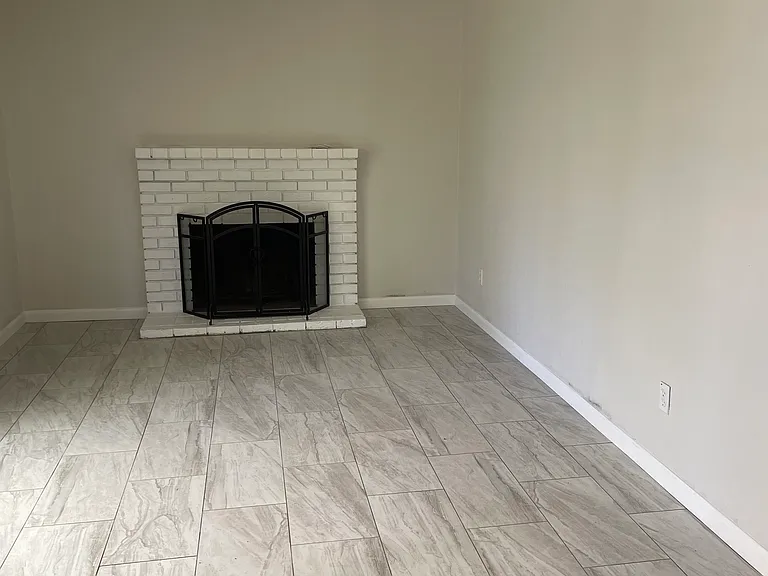 185 Mesa Ct — Photo 6