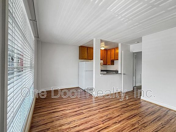 3rd image of 732 Scotland St APT 14