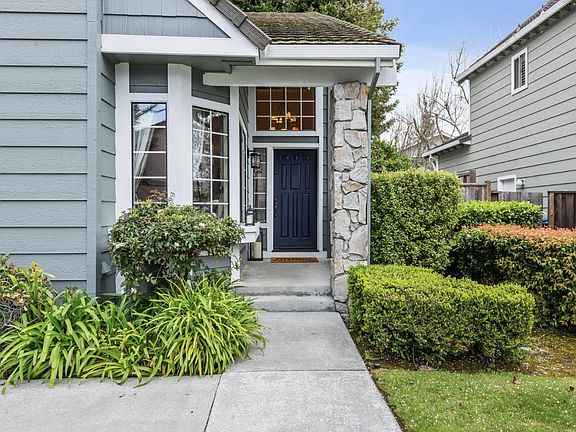 2nd image of 419 Camberly Way