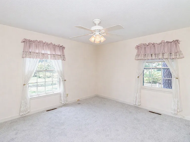 1211 Crisp St — Photo 13