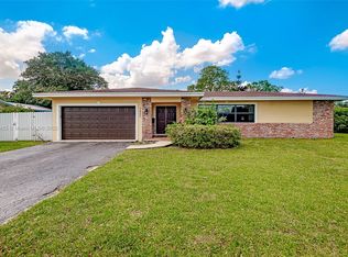 7460 NW 9th St, Plantation, FL 33317