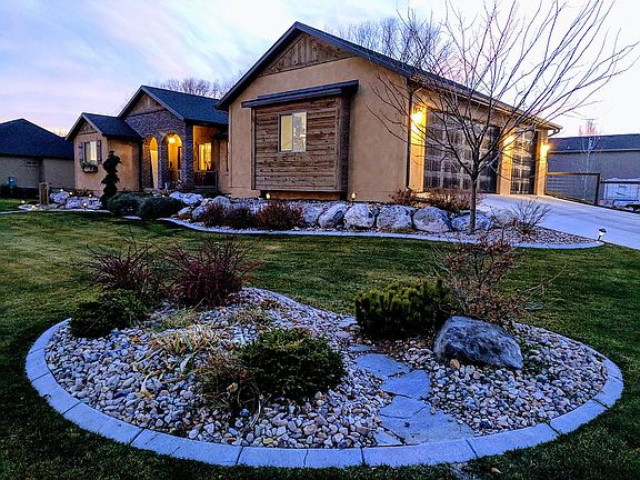 5th image of 1758 S Country Ln