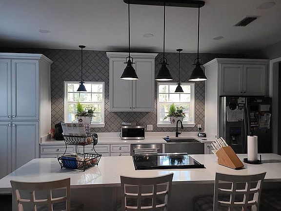 2nd image of 109 Calverdale Cir