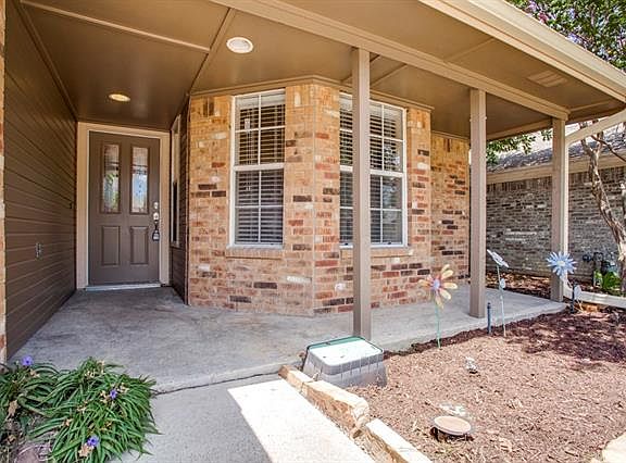 5th image of 2529 Montclair Ln
