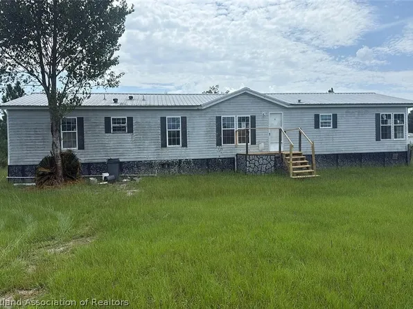 18125 Dover Ln, Hilliard, FL 32046