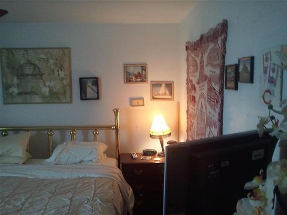 4th image of 8 Ludwell Ln #N3