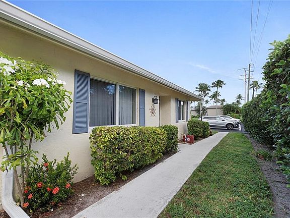 2nd image of 70 Glades Blvd APT 1