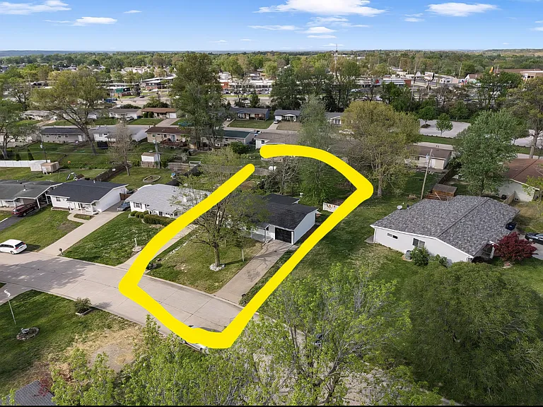 127 Yankee Dr — Photo 24