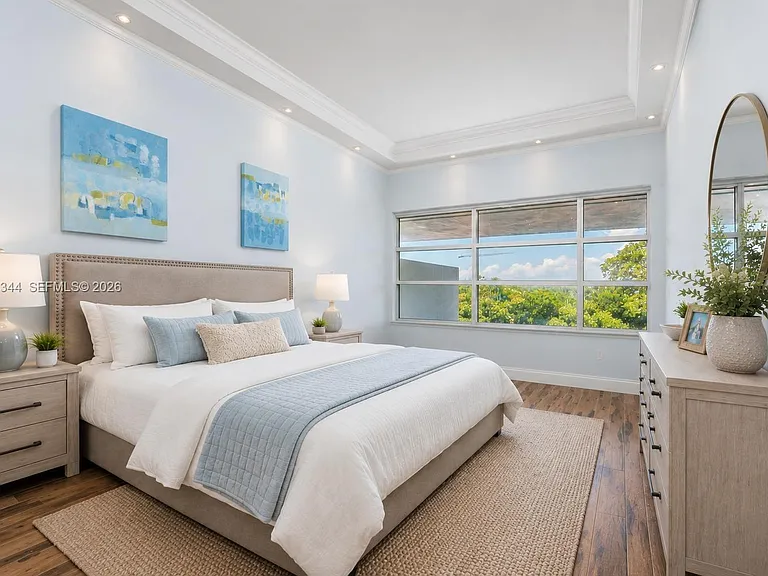 400 S Pointe Dr #307 — Photo 10