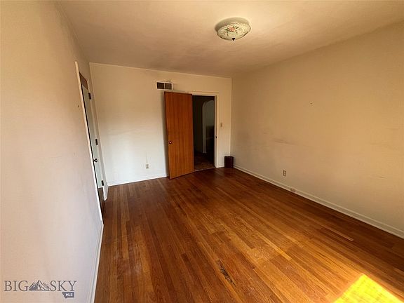 5th image of 2625 Kossuth St