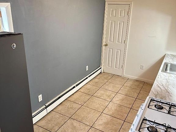 5th image of 84 Sitgreaves St