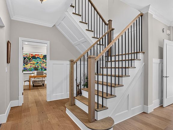 3rd image of 3017 3rd St SW