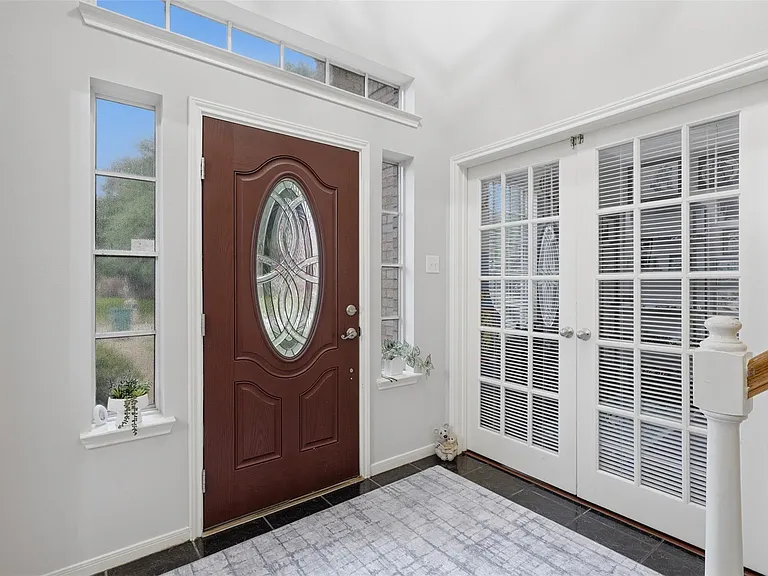 2538 Acadiana Ln — Photo 3