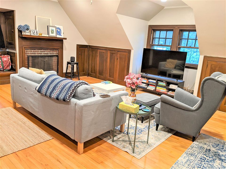 1st image of 16 Alpine St APT 4