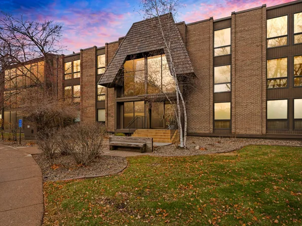 6085 Lincoln Dr APT 227, Edina, MN 55436