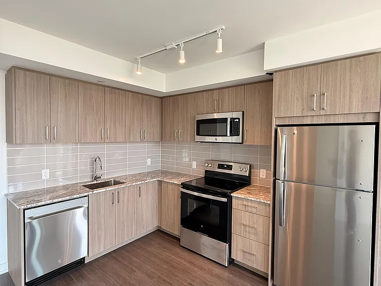 4000 Eglinton Ave W #622 — Photo 5