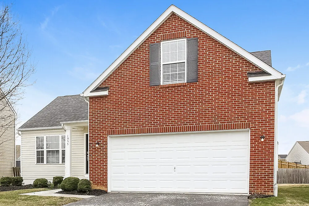 4 bed, 2.5 bath, 1570 sqft, $3,250 — Photo 2