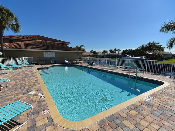 3rd image of 240 Lewis Cir Unit 5