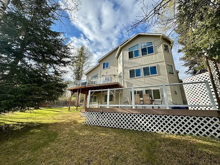 19700 Driftwood Bay Dr — Photo 2