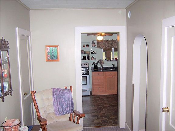 5th image of 10 McKinstry St
