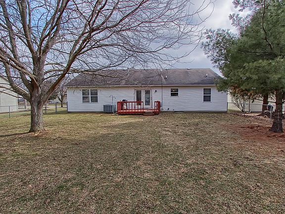 2nd image of 295 Cottontail Dr