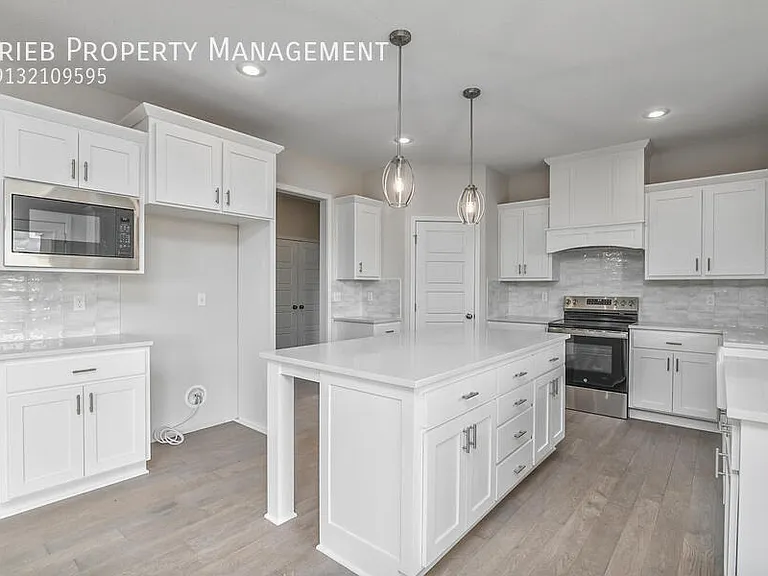2677 W Dartmouth St — Photo 16