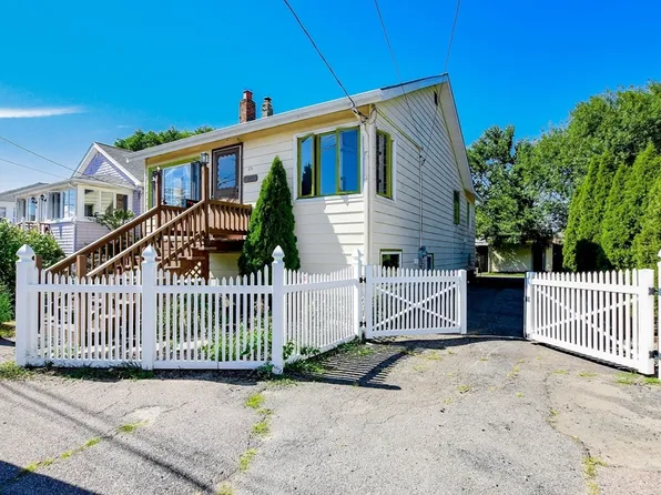 23 Bates St, Hull, MA 02045