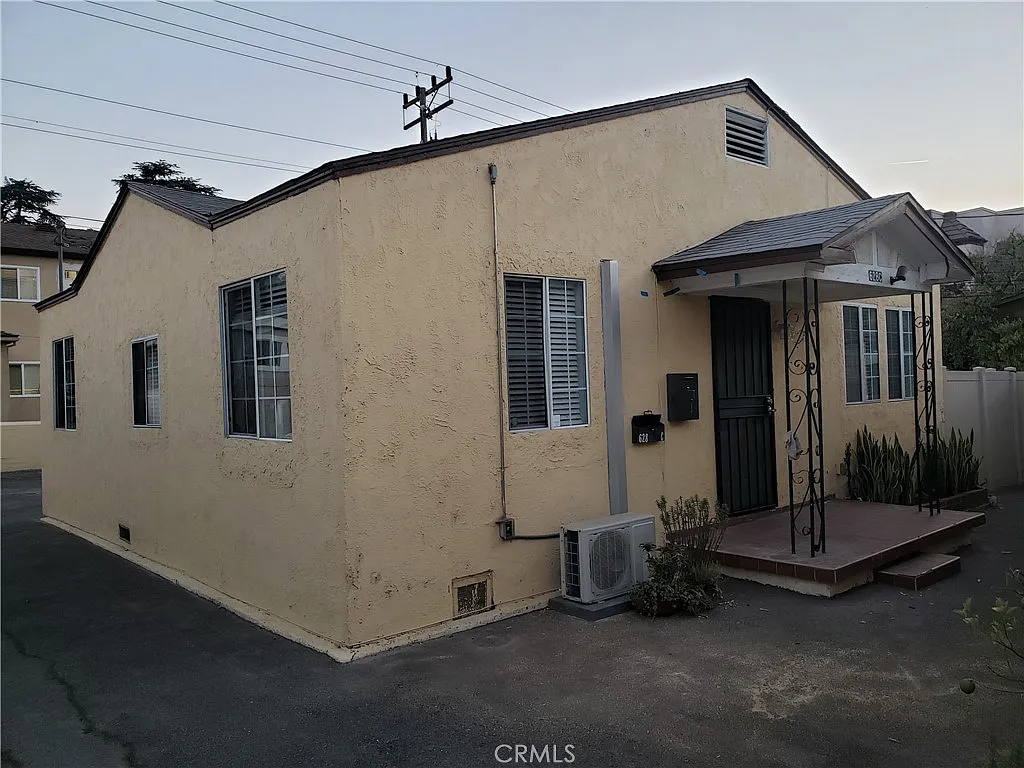 2 bed, 900 sqft, $2,750 — Photo 2
