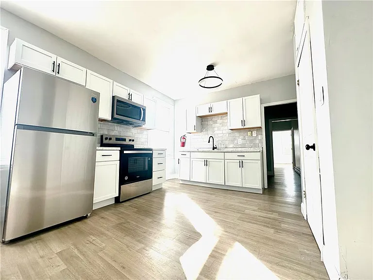 171-173 W Ridge St #4 — Photo 3