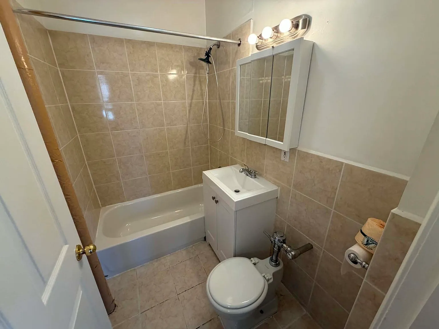 1 bed, 1000 sqft, $2,600 — Photo 4