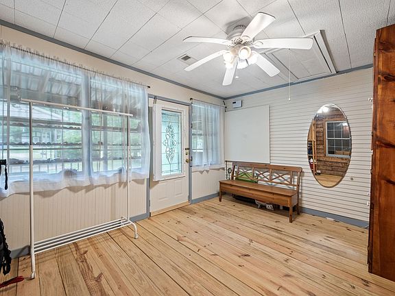 5th image of 184 Rosemary Ln