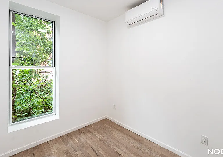 815 Willoughby Ave #1C — Photo 11