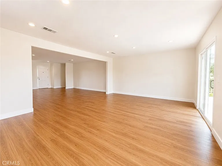 1180 Langley Way — Photo 5