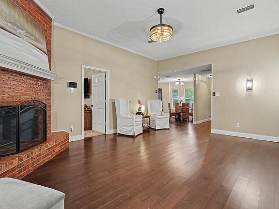 5th image of 5604 96th St