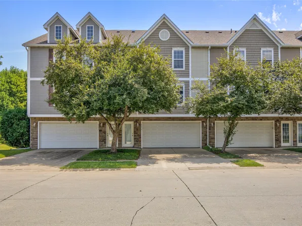 5573 Boston Ct, Johnston, IA 50131