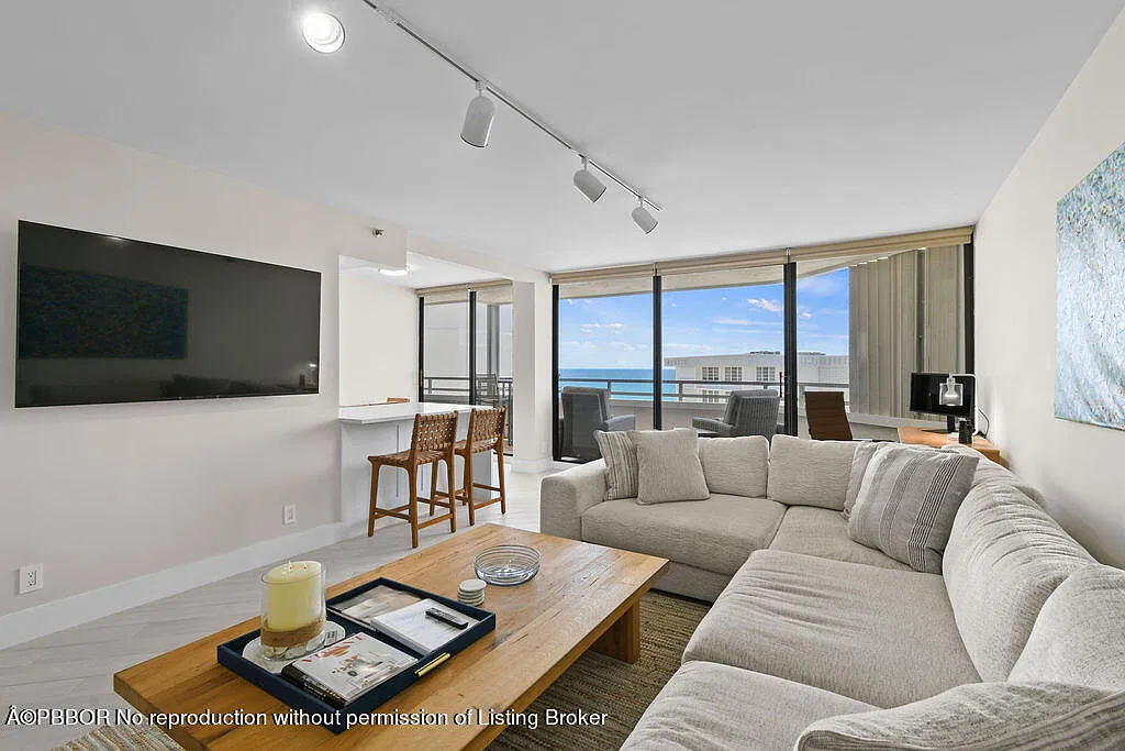 2 bed, 2.0 bath, 1340 sqft, $7,400 — Photo 1