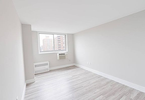 4th image of 500 2nd Ave APT 11F