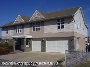 1 Rowhouse Ln, Pittston, PA 18640