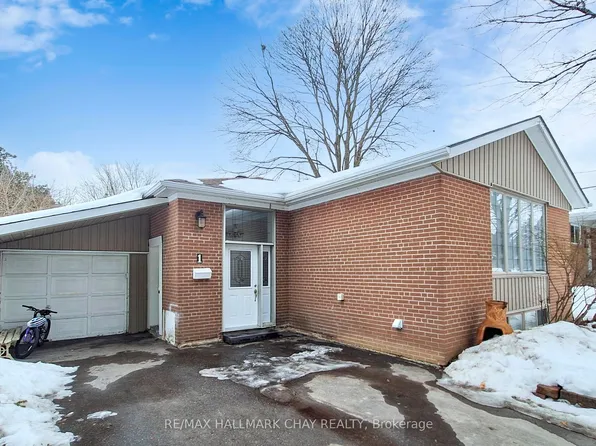 1 Davidson Rd, Aurora, ON L4G 2A9