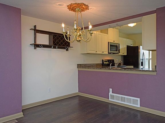 5th image of 4948 Columbia Cir #27-126