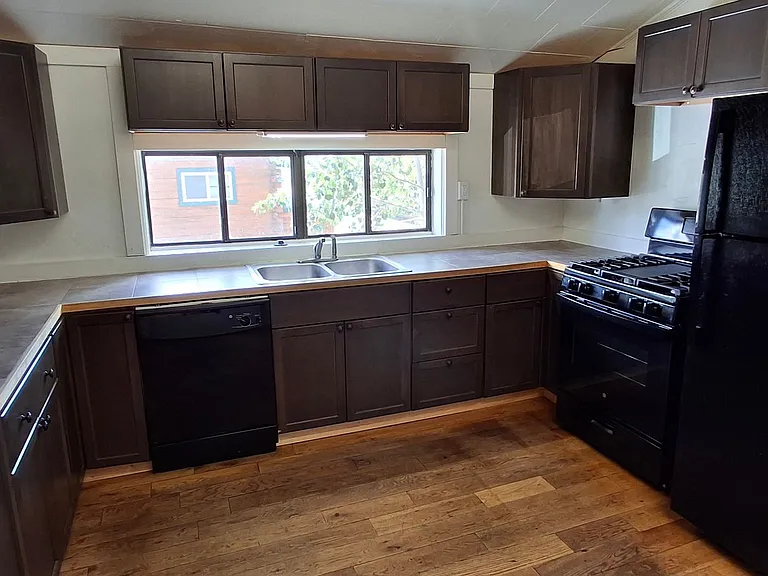 808 1/2 W Denver Ave — Photo 4