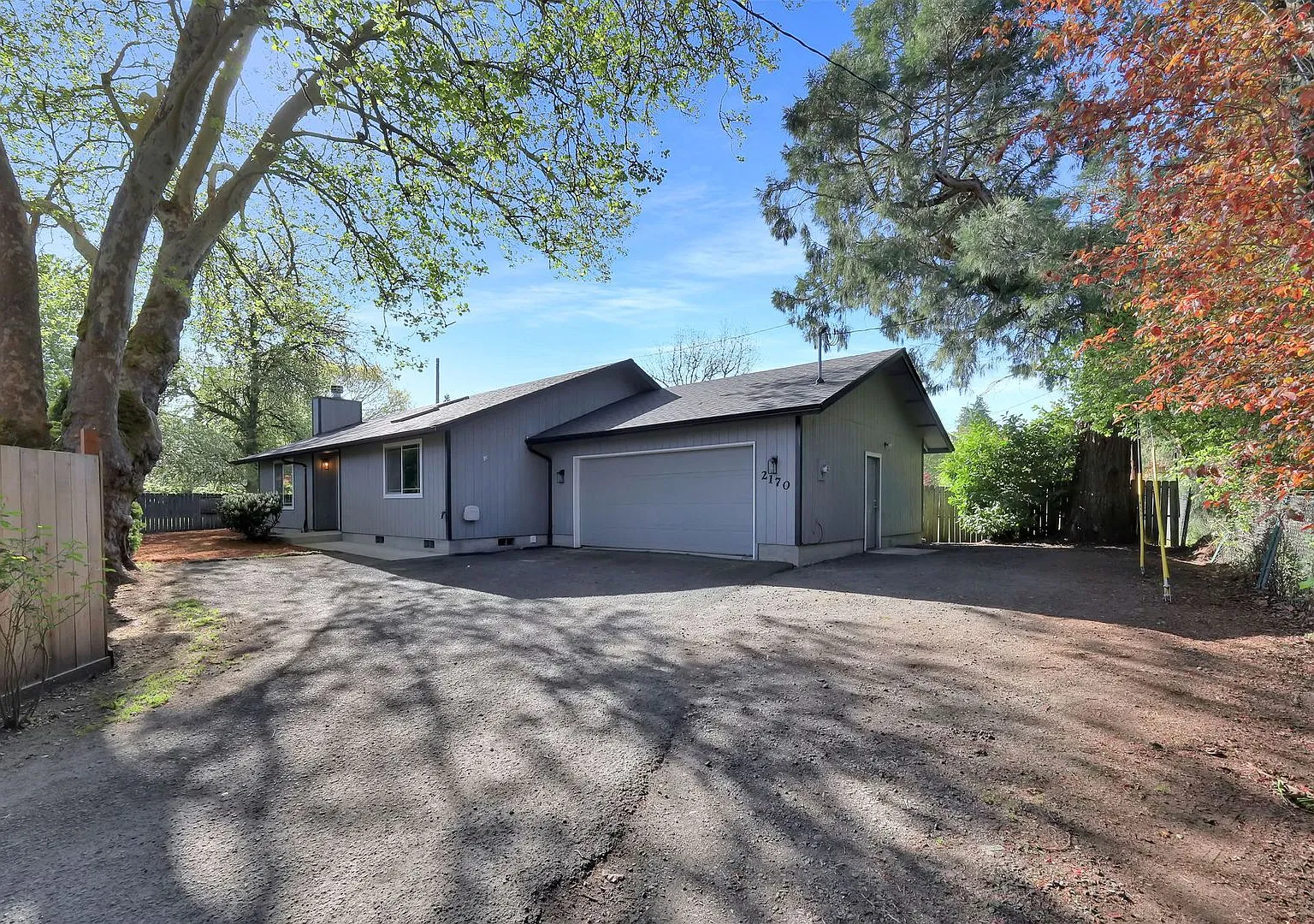 Updated 3 bedroom 2 bath house in a great neighborhood! — Photo 2