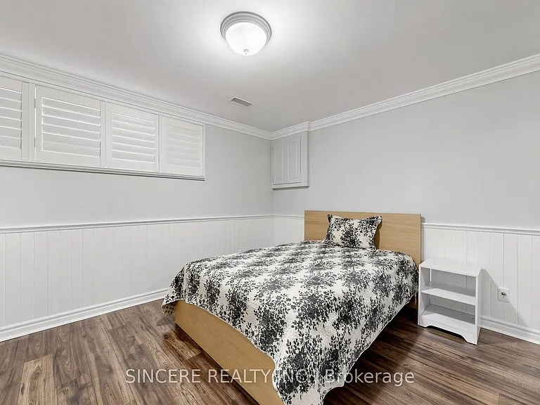 592 Canewood Cres — Photo 38