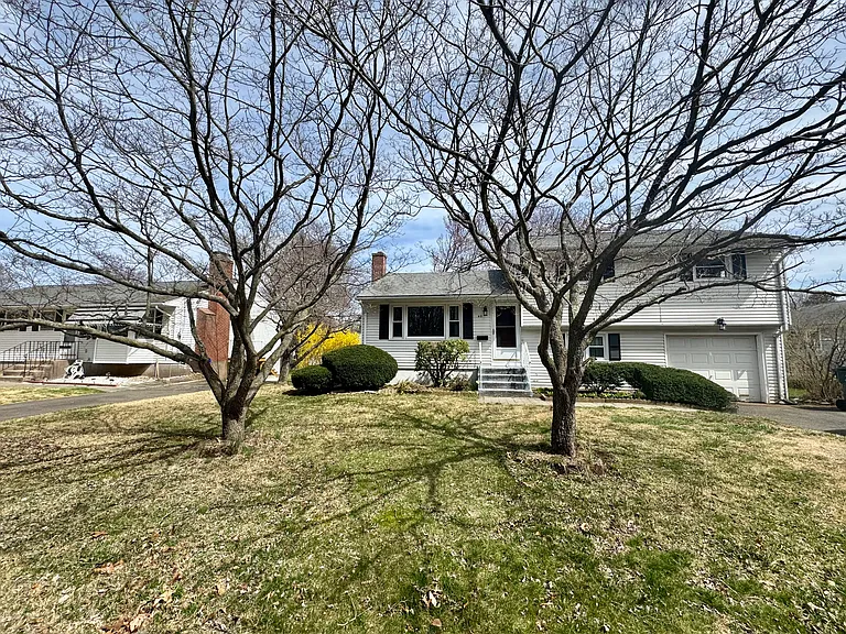 40 Wolcott Rd — Photo 2