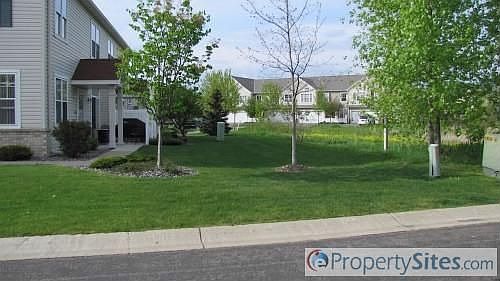 2nd image of 5020 Holly Ln N Unit 8