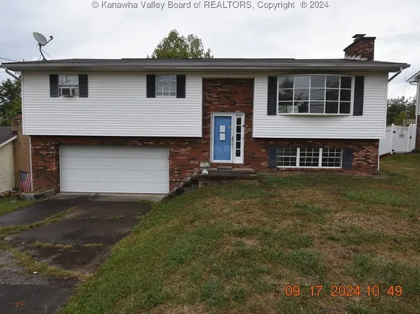 909 Centers Rd, Charleston, WV 25311